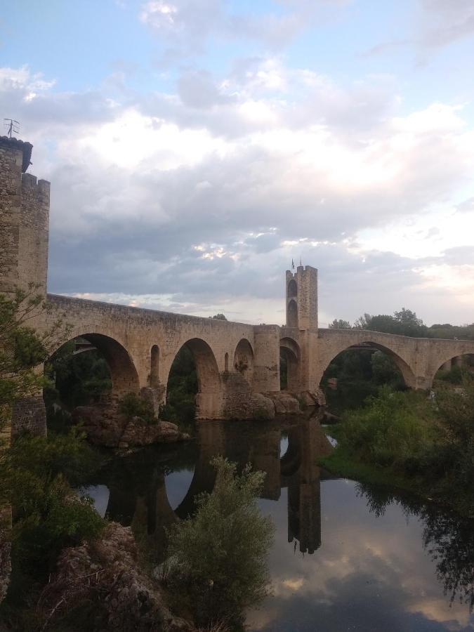 Can Silvestre Besalú Exterior foto